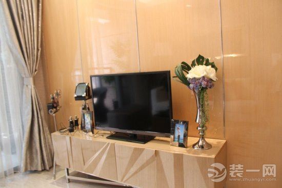 90平现代简约电视背景墙装修设计效果图