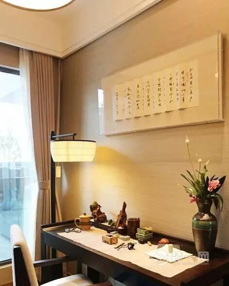108平三居室中式风格装修设计 阳台视野太棒了
